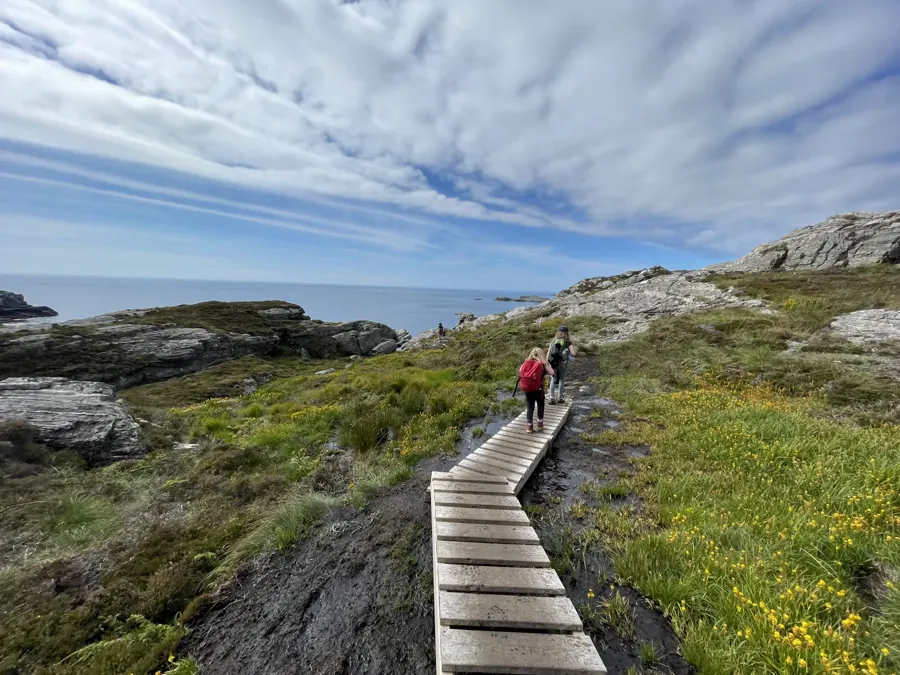 Boardwalk on the trail to Bekhilderen